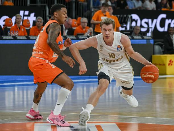 罗德里依靠 罗德里依靠