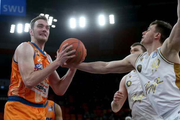 鲍恩在第4 鲍恩在第4