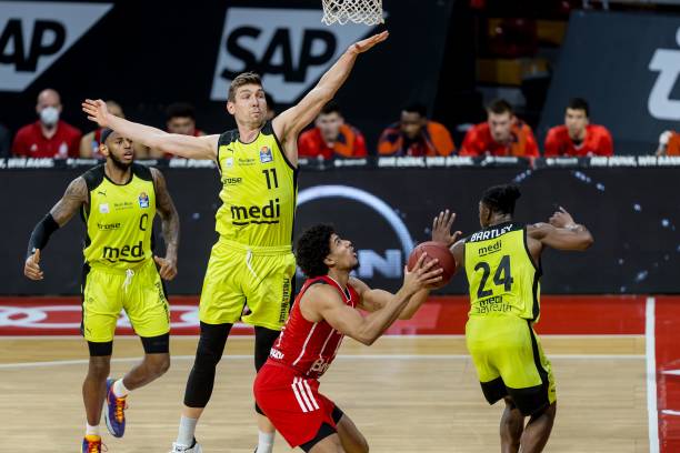 击败对手的 击败对手的